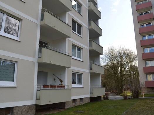 Wohnung zur Miete 450 € 3 Zimmer 77 m² Geschoss 2/4 frei ab 01.10.2026 Orleansstraße 2 Innenstadt Hof 95028