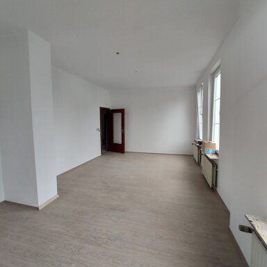 Wohnung zur Miete 700 € 4 Zimmer 120 m² 2. Geschoss frei ab sofort Heinrichstr.14 Goethestraße Bremerhaven 27576