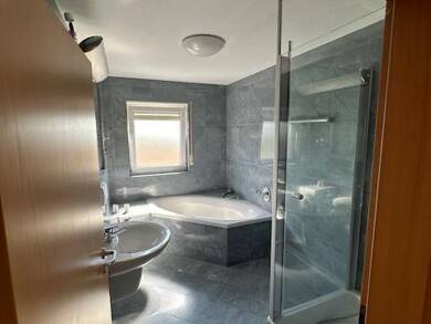 Wohnung zur Miete 1.200 € 3 Zimmer 100 m² 2. Geschoss Linkenheim Linkenheim-Hochstetten 76351