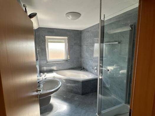 Wohnung zur Miete 1.200 € 3 Zimmer 100 m² 2. Geschoss Linkenheim Linkenheim-Hochstetten 76351