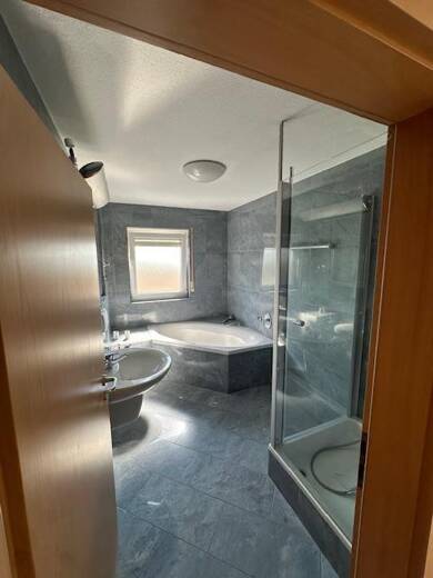 Wohnung zur Miete 1.200 € 3 Zimmer 100 m² 2. Geschoss Linkenheim Linkenheim-Hochstetten 76351