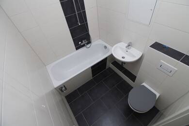 Wohnung zur Miete 530 € 3 Zimmer 87,4 m² 6. Geschoss Zingster Straße 1 Lausen-Grünau Leipzig 04207