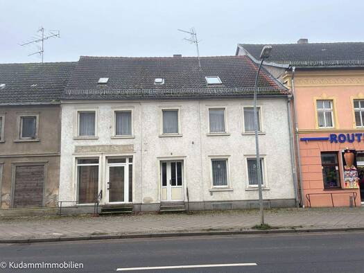Mehrfamilienhaus zum Kauf 170.000 € 218 m² 1.480 m² Grundstück frei ab sofort Berliner Straße 5 Fehrbellin 16833
