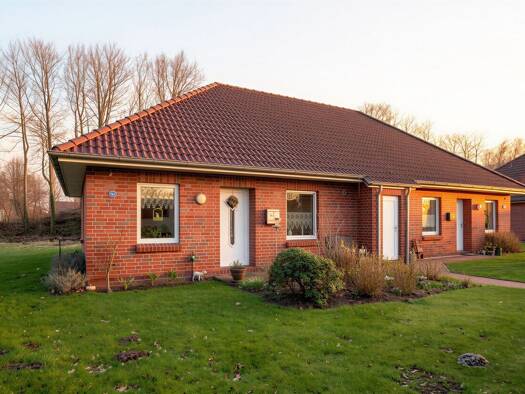 Doppelhaushälfte zum Kauf 179.000 € 3 Zimmer 64 m² 1.668 m² Grundstück Hage Hage 26524