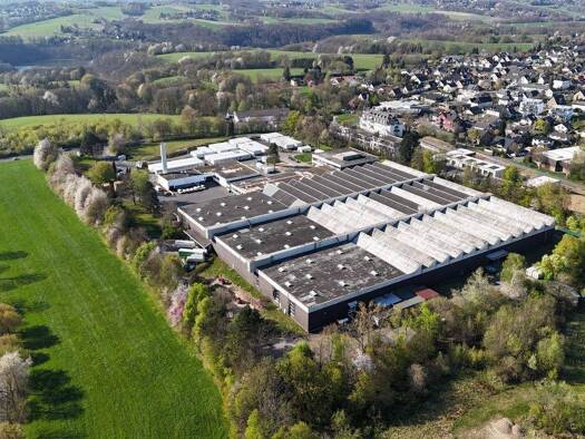 Lagerhalle zur Miete provisionsfrei 5 € 18.000 m² Lagerfläche teilbar von 100 m² bis 1.000 m² Hennefer Straße 2 Wolperath Neunkirchen-Seelscheid 53819