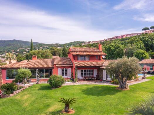 Einfamilienhaus zum Kauf 1.560.000 € 250 m² 2.162 m² Grundstück Sud Cavalaire-sur-Mer 83240