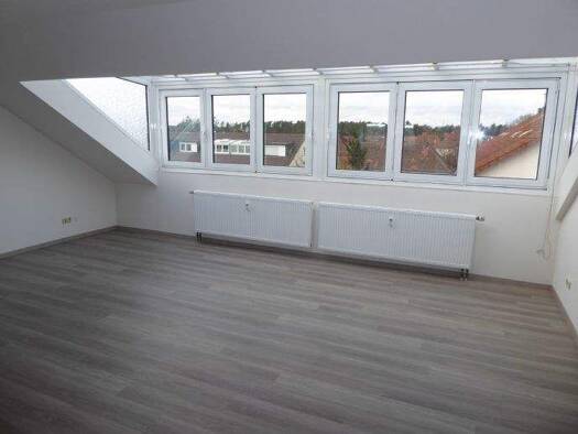Wohnung zur Miete 1.050 € 4 Zimmer 150 m² 4. Geschoss frei ab 01.01.2027 Untere Kellerstraße Feucht Feucht 90537