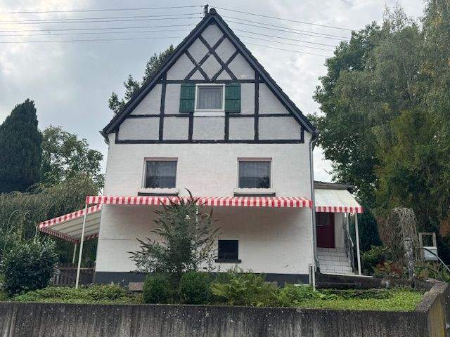 Immobilie in Altenkirchen (Westerwald) - Einfamilienhaus mit Charme in ruhiger Stadtrandlage - Bild 0