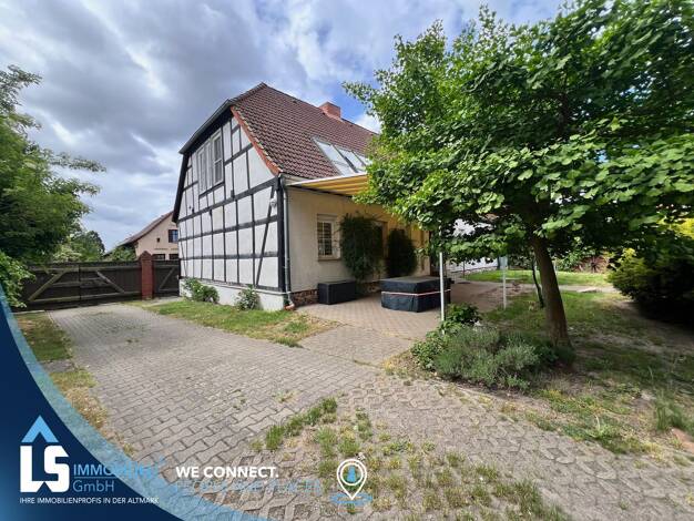 Haus zum Kauf 305.000 € 7 Zimmer 275 m² 4.425 m² Grundstück Cobbel 39517