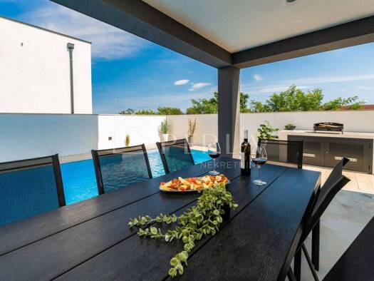 Einfamilienhaus zum Kauf 780.000 € 5 Zimmer 198 m² Privlaka Privlaka 23233