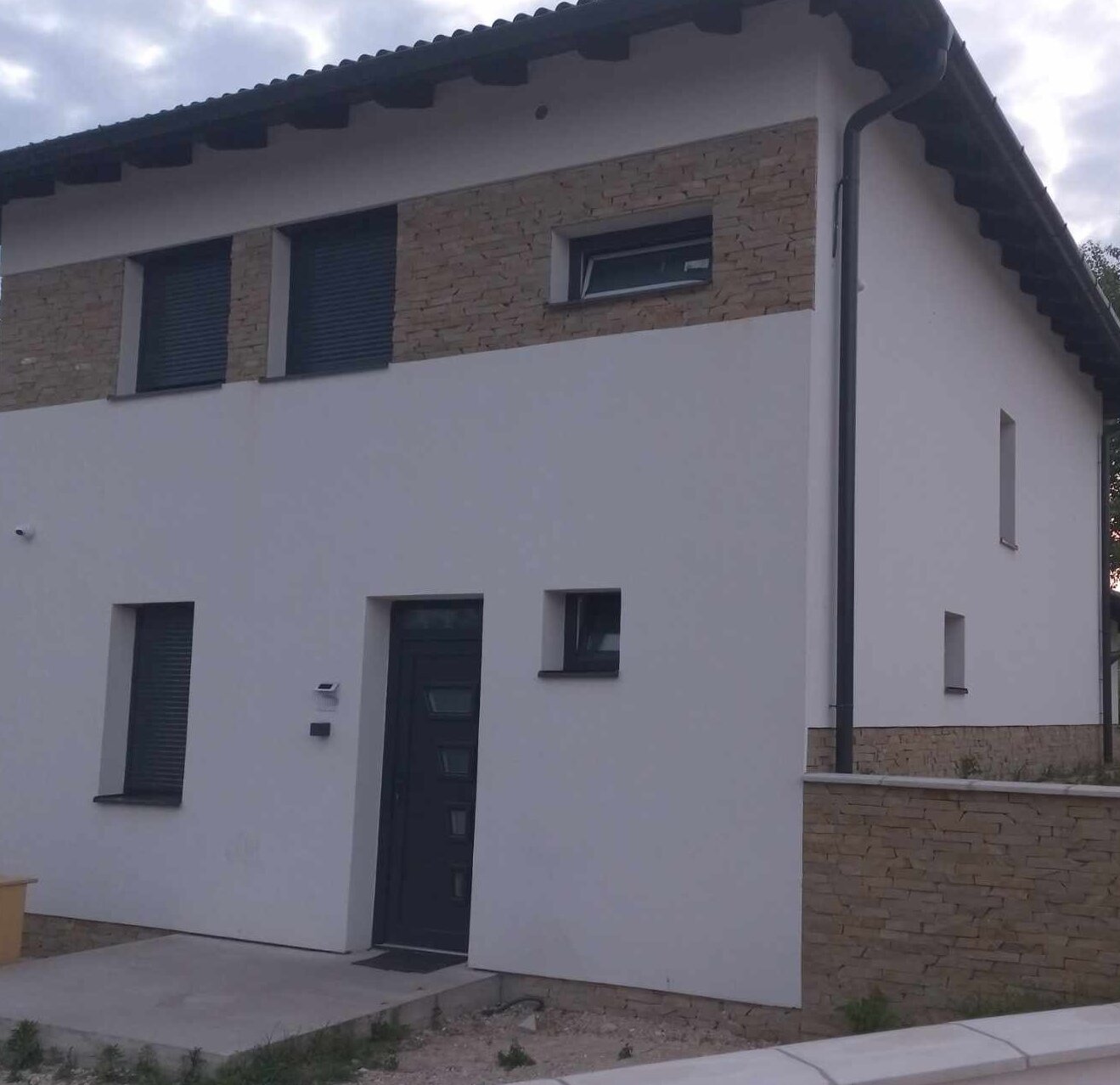 Einfamilienhaus zum Kauf 222.000 € 1 Zimmer 96 m²<br/>Wohnfläche 540 m²<br/>Grundstück Tatabánya 2800