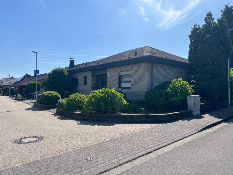 Bungalow zum Kauf als Kapitalanlage geeignet 546.000 € 100 m² 450 m² Grundstück Erkelenz Erkelenz 41812