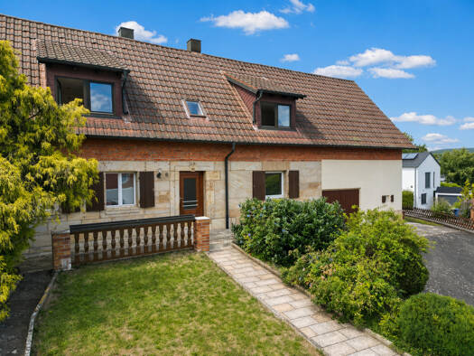 Einfamilienhaus zum Kauf 329.000 € 4,5 Zimmer 105 m² 737 m² Grundstück Heinersreuth Heinersreuth 95500