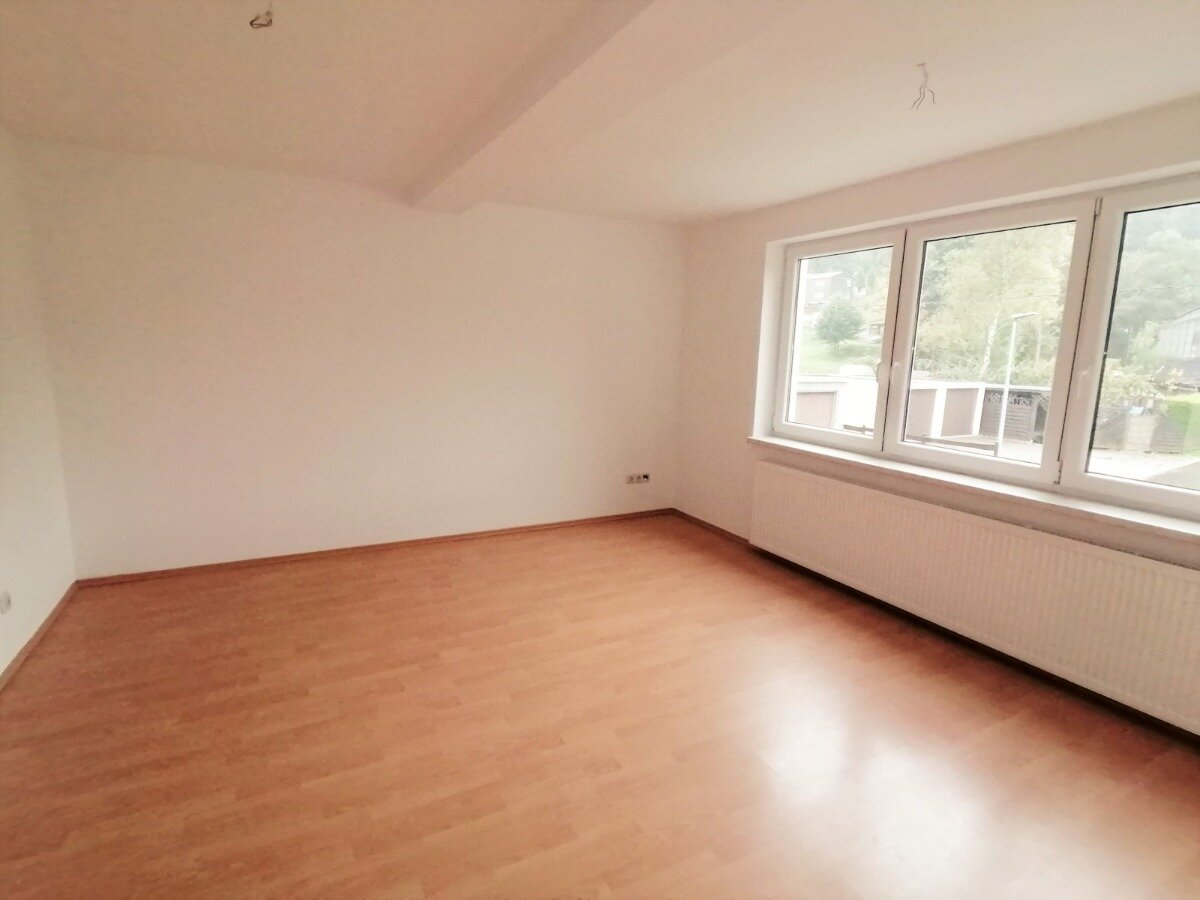 Wohnung zur Miete 430 € 3 Zimmer 72 m²<br/>Wohnfläche 1.<br/>Geschoss ab sofort<br/>Verfügbarkeit Piesau 98724