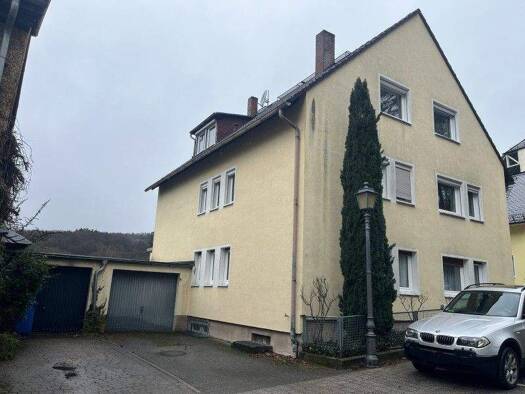 Mehrfamilienhaus zum Kauf als Kapitalanlage geeignet 1.175.000 € 12,5 Zimmer 339 m² 518 m² Grundstück Kronberg 61476