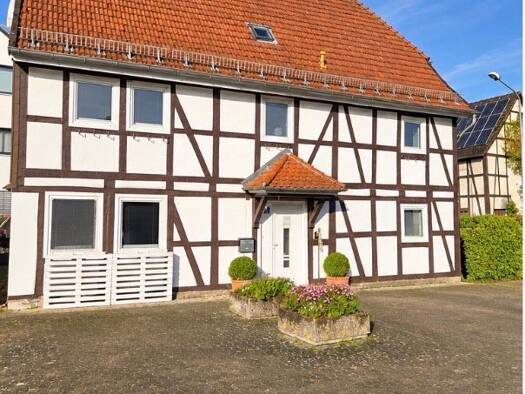 Einfamilienhaus zum Kauf provisionsfrei 265.000 € 7 Zimmer 140 m² 600 m² Grundstück Bovender Straße 2 Lenglern Bovenden 37120