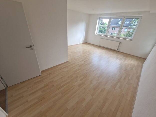 Wohnung zur Miete 1.071 € 4 Zimmer 97,9 m² 1. Geschoss frei ab 18.08.2026 Marggrafstraße 1 Sehnde Sehnde 31319