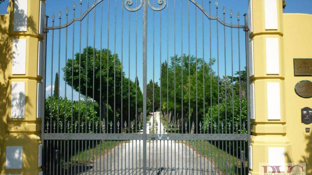 Haus zum Kauf 20 Zimmer 2.250 m² Desenzano Del Garda 25015