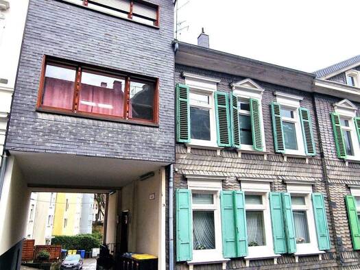 Mehrfamilienhaus zum Kauf 289.000 € 9 Zimmer 251 m² 420 m² Grundstück Solingen-Mitte Solingen 42655