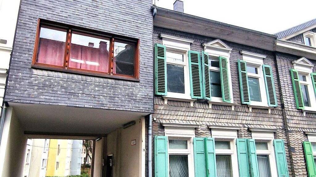 Mehrfamilienhaus zum Kauf 289.000 € 9 Zimmer 251 m² 420 m² Grundstück Solingen-Mitte Solingen 42655