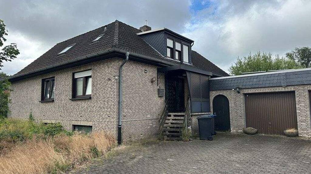 Einfamilienhaus zum Kauf provisionsfrei 185.000 € 6 Zimmer 182 m² 809 m² Grundstück Ölsburg Ilsede 31241