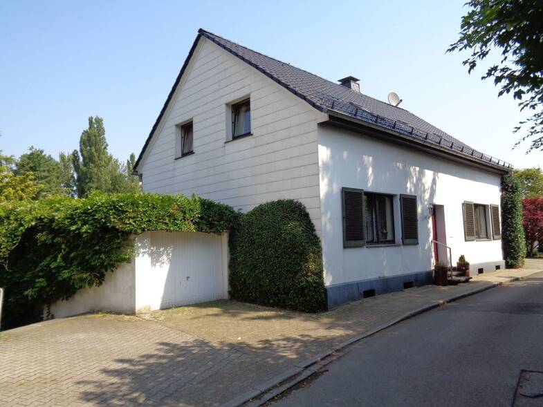 Mehrfamilienhaus zum Kauf 679.000 € 8 Zimmer 178 m² 2.356 m² Grundstück Schönebeck Essen 45359