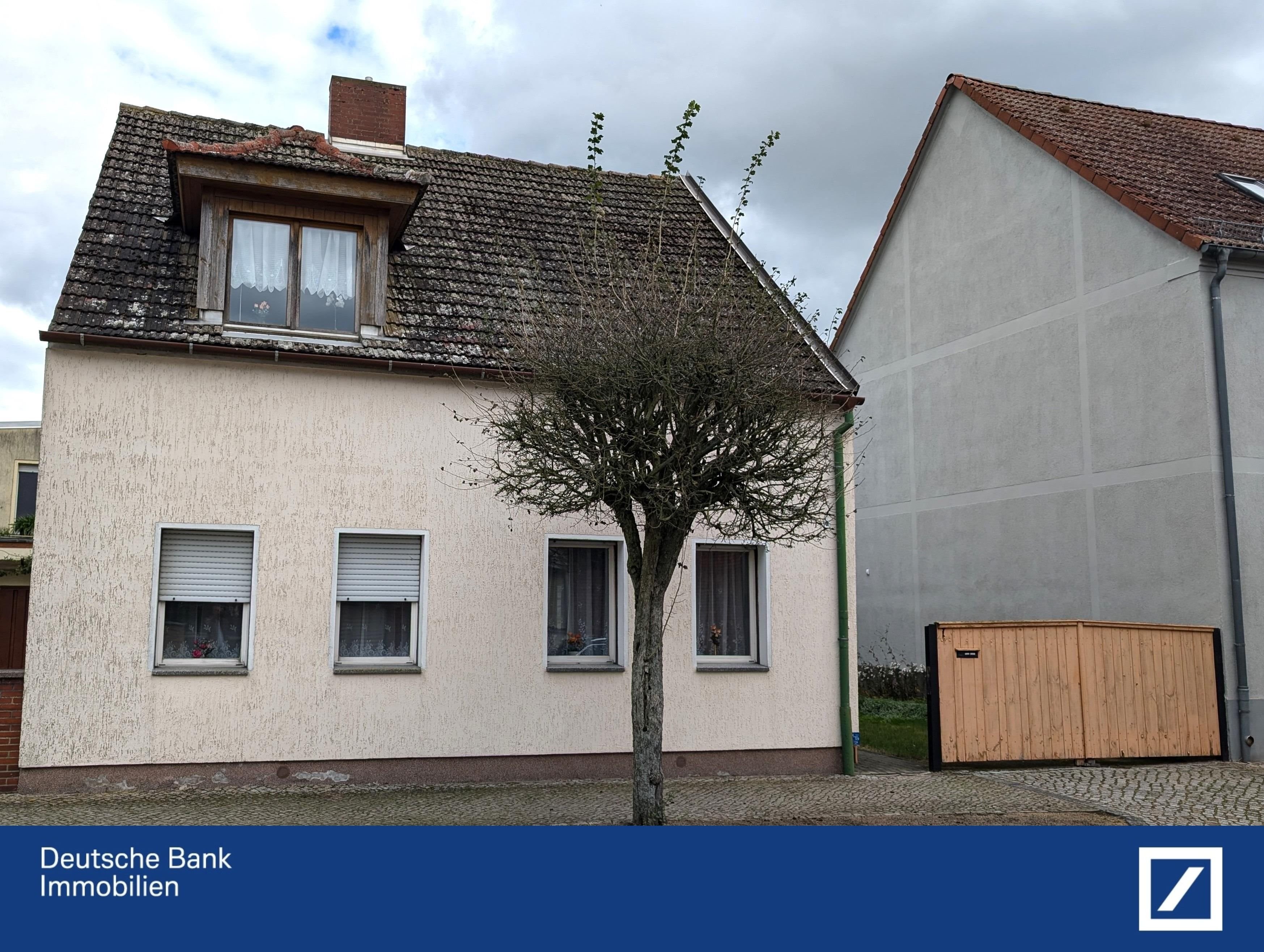 Einfamilienhaus zum Kauf 98.000 € 4 Zimmer 110,9 m²<br/>Wohnfläche 301 m²<br/>Grundstück ab sofort<br/>Verfügbarkeit Piesteritz Lutherstadt Wittenberg 06886