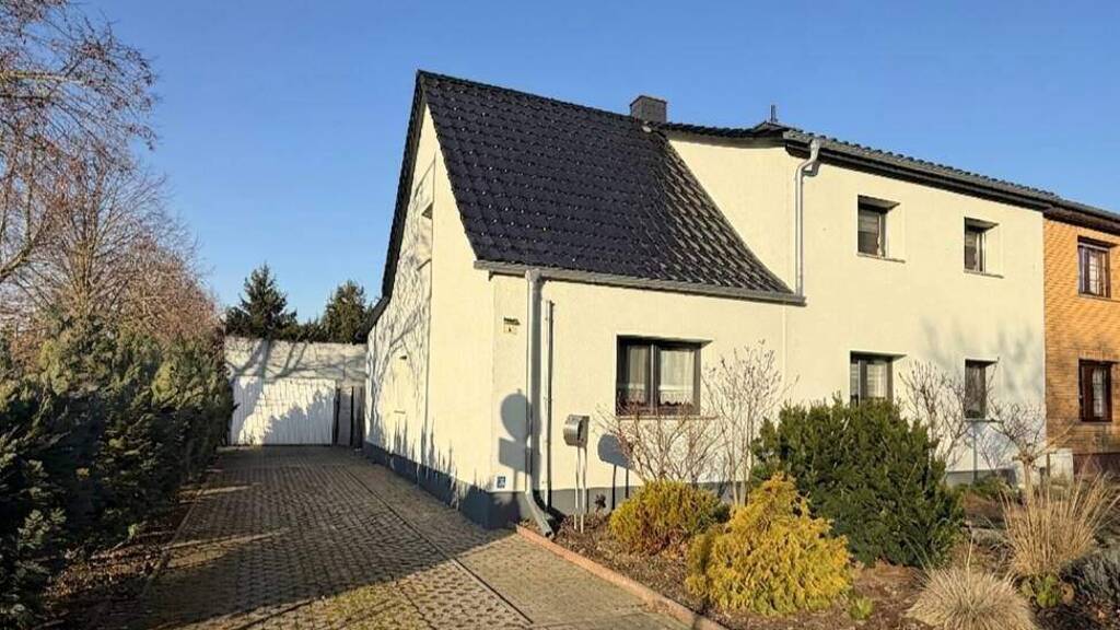 Doppelhaushälfte zum Kauf 325.000 € 7 Zimmer 165,4 m² 754 m² Grundstück frei ab 01.09.2026 Lessingstraße 2 Zscherndorf Sandersdorf-Brehna 06792