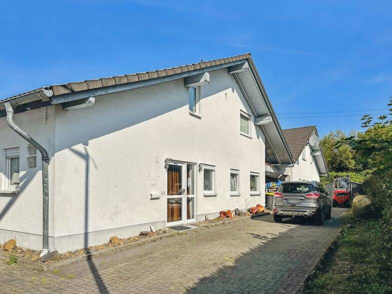 Doppelhaushälfte zum Kauf 360.000 € 14 Zimmer 360 m² 1.230 m² Grundstück Nauroth 57583