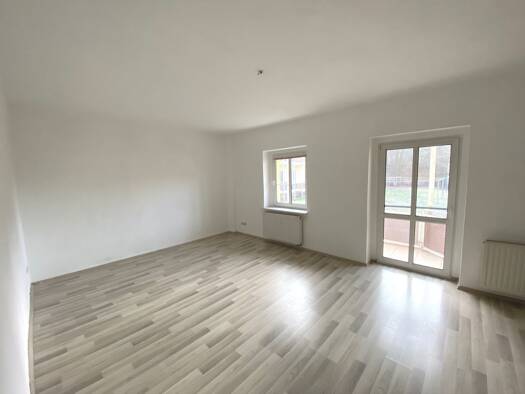 Wohnung zur Miete 350 € 2 Zimmer 67 m² 1. Geschoss Gartenstraße 25 b Berga Berga/Elster 07980