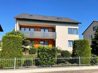 Wohnung zur Miete 900 € 4 Zimmer 97 m² Wöhrer Weg 8 Neustadt Neustadt a.d.Donau 93333