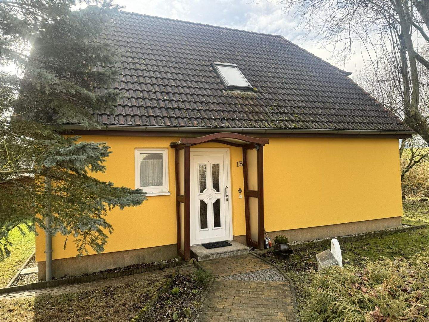 Immobilie in Ostrau - Gepflegtes Einfamilienhaus in ruhiger dörflicher Lage - ca. 15 Km vor den Toren der Stadt Döbeln - Bild 1