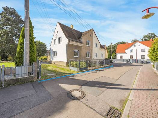 Doppelhaushälfte zum Kauf 249.500 € 5 Zimmer 95,8 m² 694 m² Grundstück Burghausen-Rückmarsdorf Leipzig 04178