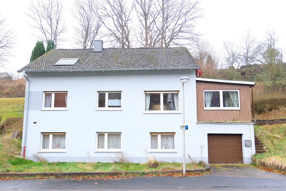 Mehrfamilienhaus zum Kauf 150.000 € 5 Zimmer 160 m²<br/>Wohnfläche 836 m²<br/>Grundstück Bengendorf Heringen (Werra) 36266