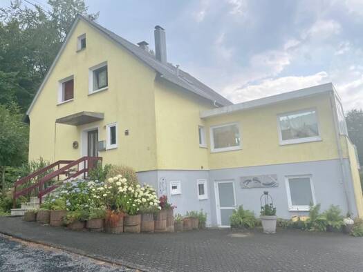 Einfamilienhaus zur Miete 1.000 € 6 Zimmer 150 m² 1.256 m² Grundstück Bölsberg 57648