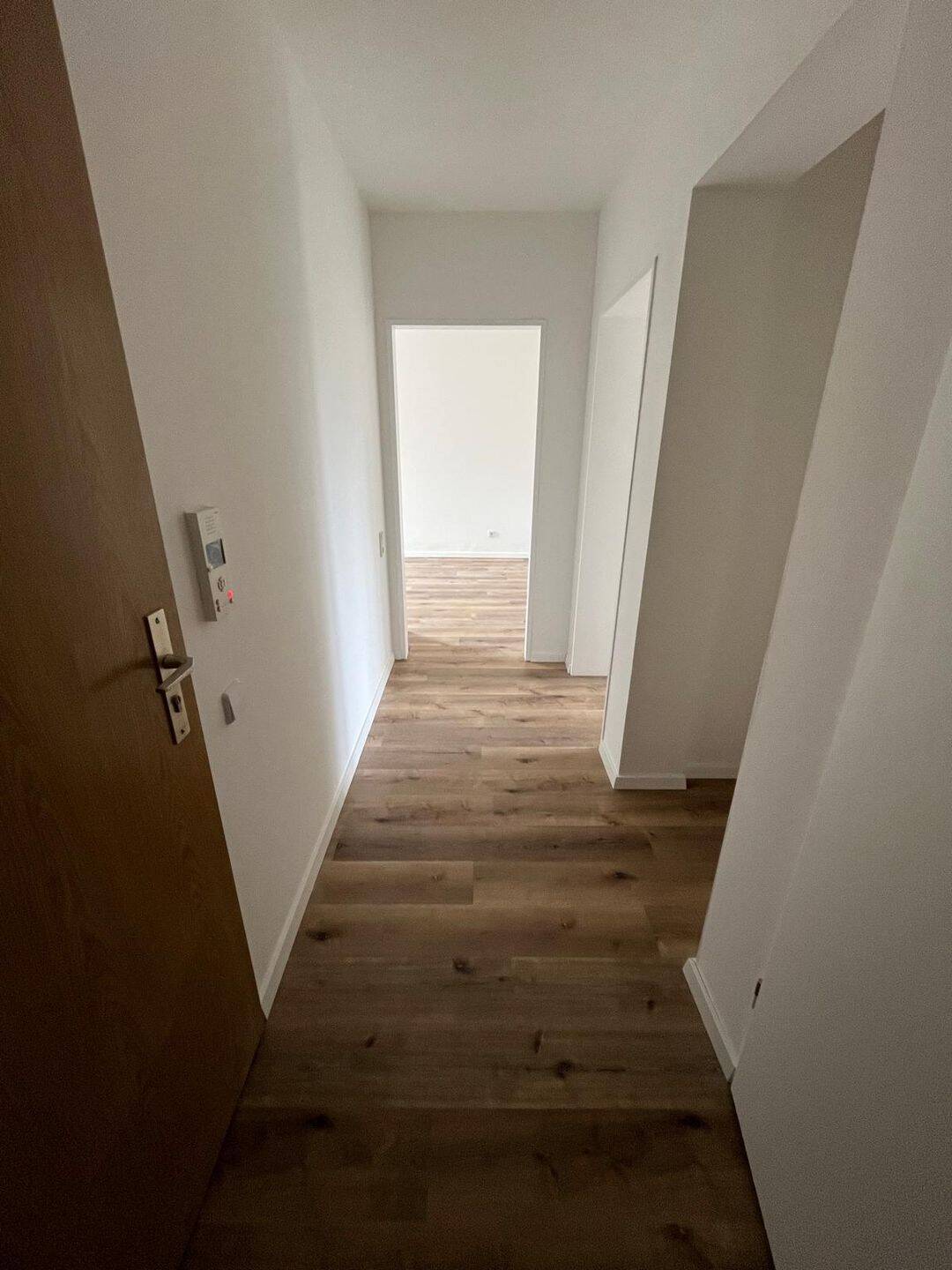 Attraktive 2-Raum-Wohnung mit Balkon – Demmeringstraße 6, 4177 Leipzig – Bild 1 von 13