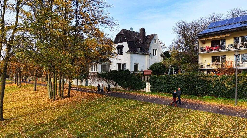 Einfamilienhaus zum Kauf 1.650.000 € 10 Zimmer 279 m² 1.605 m² Grundstück Oberkassel Bonn 53227