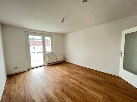 Wohnung zur Miete 360 € 3 Zimmer 60 m² 2. Geschoss frei ab sofort Ludwig Erhard Straße 12 Marienthal Zwickau 08060