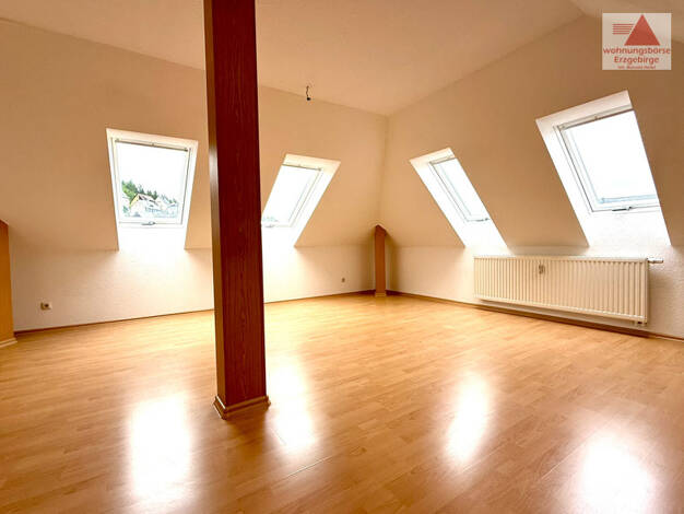 Wohnung zur Miete 350 € 2 Zimmer 60 m² Auerbacher Str. 16 Gornsdorf 09390