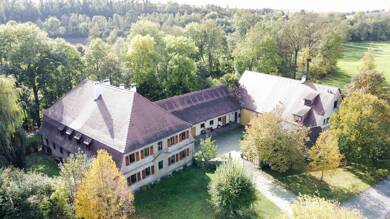 Herrenhaus zum Kauf 1.950.000 € 738,2 m² 30.781 m² Grundstück Willanzheim Willanzheim 97348