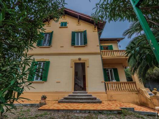 Haus zum Kauf 780.000 € 7 Zimmer 450 m² 600 m² Grundstück frei ab sofort Livourne