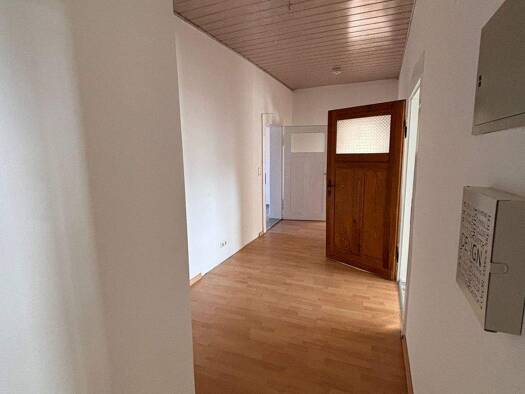 Wohnung zur Miete 470 € 4 Zimmer 111 m² frei ab sofort Hauptstraße 70 Lossa Finne 06647