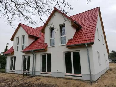 Grundstück zum Kauf 128.000 € 300 m² Grundstück Baugenehmigung vorhanden Düsseldorfer Straße 8 Falkensee 14612