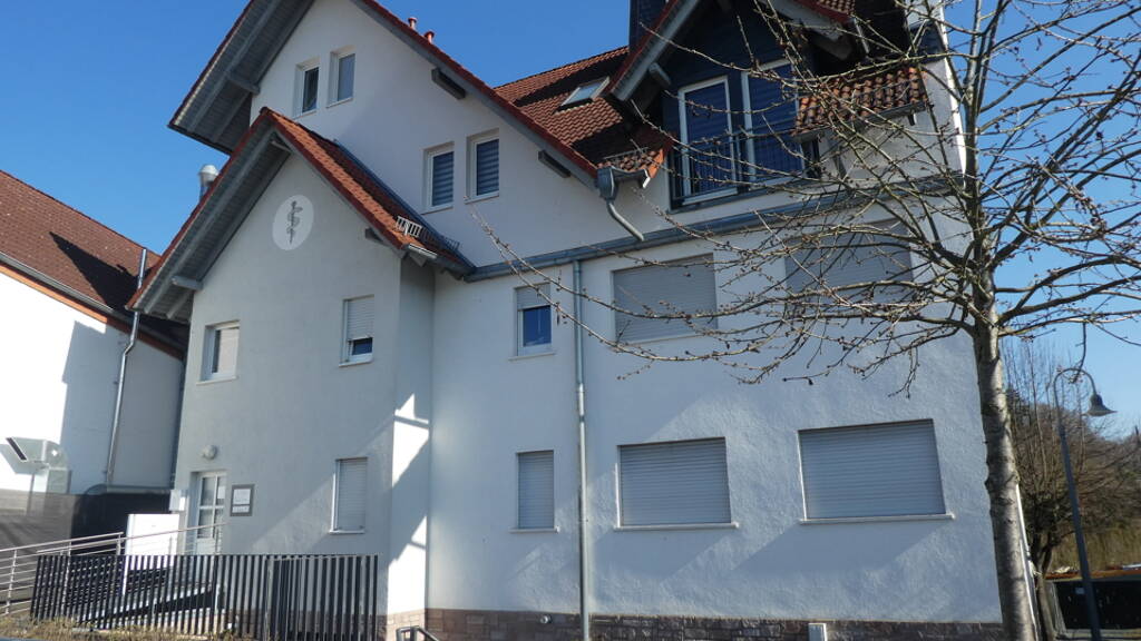 Praxis zum Kauf 350.000 € 240 m² Bürofläche Gladenbach 35075