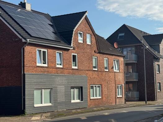 Doppelhaushälfte zum Kauf 298.000 € 7 Zimmer 197 m² 711 m² Grundstück Niebüll 25899