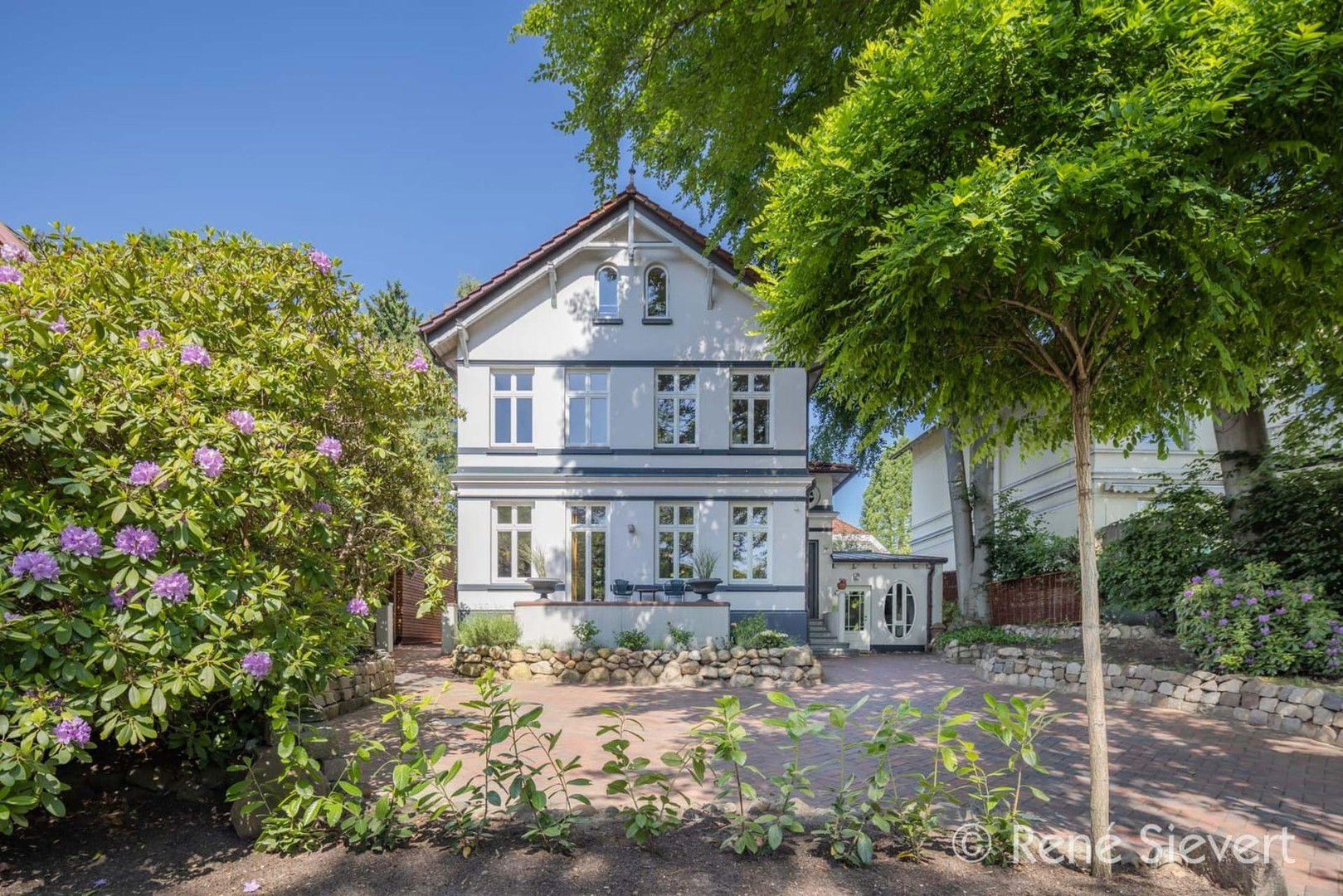 Mehrfamilienhaus zum Kauf provisionsfrei 1.990.000 € 10 Zimmer 310 m²<br/>Wohnfläche 721 m²<br/>Grundstück Iserbrook Hamburg 22589