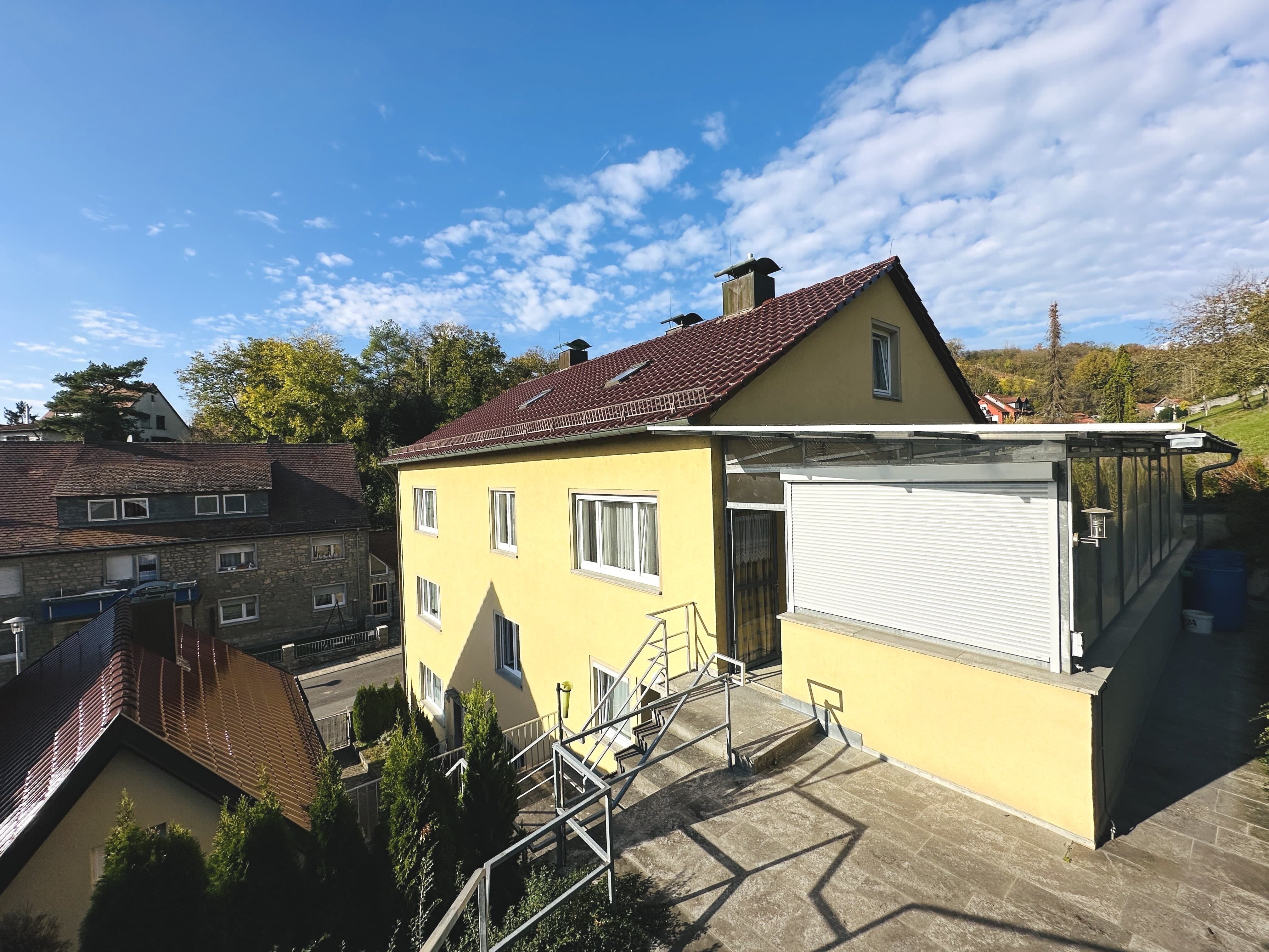 Mehrfamilienhaus zum Kauf 585.000 € 8 Zimmer 247,7 m²<br/>Wohnfläche 1.033 m²<br/>Grundstück Frickenhausen 97252