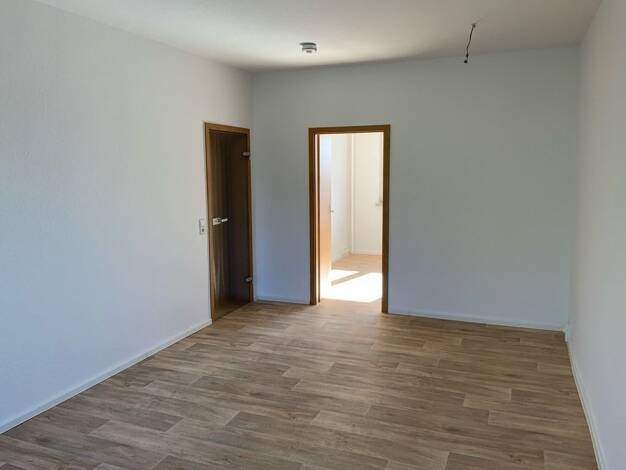 Wohnung zur Miete 397 € 3 Zimmer 60,9 m² 3. Geschoss frei ab 01.09.2026 Oelsnitzer Straße 15 Thekla Nordost 04349