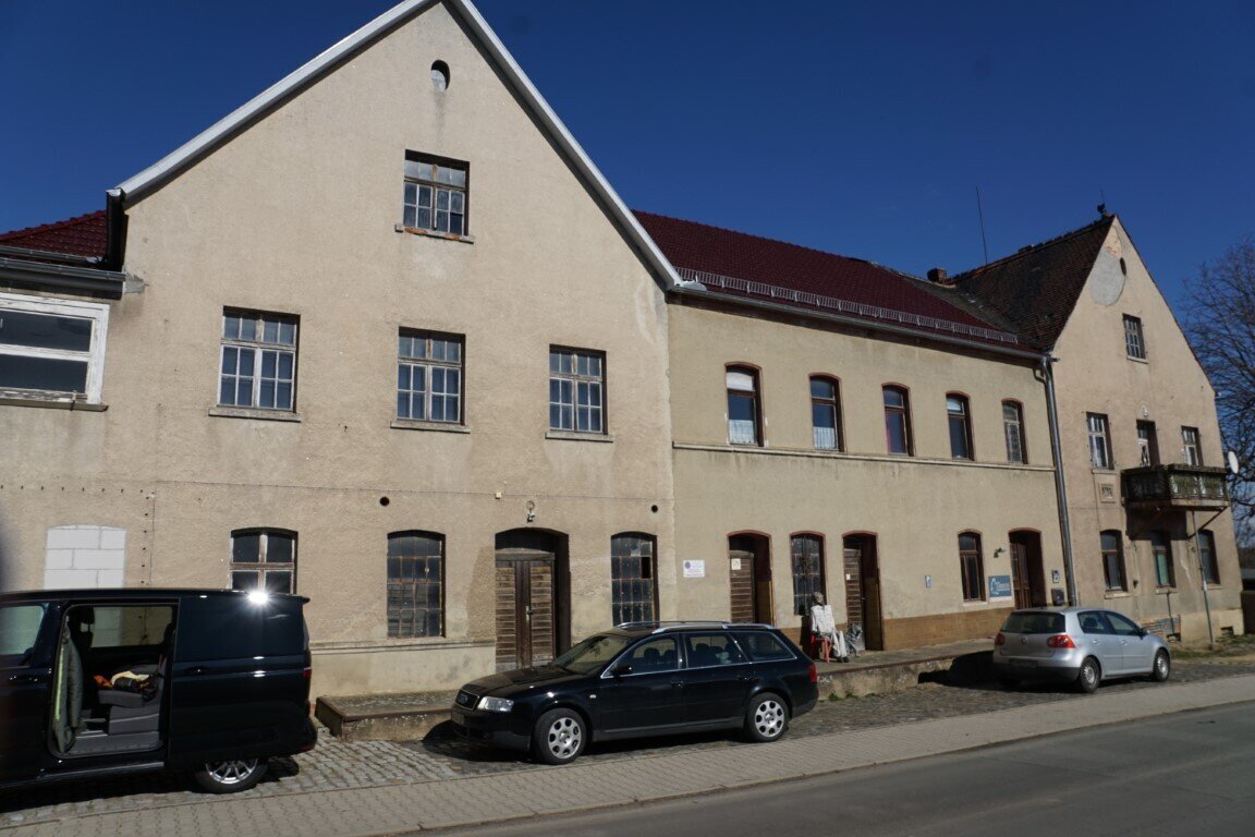 Mehrfamilienhaus zum Kauf 350 m²<br/>Wohnfläche 4.100 m²<br/>Grundstück Zschorgulaer Straße Schkölen Schkölen 07619