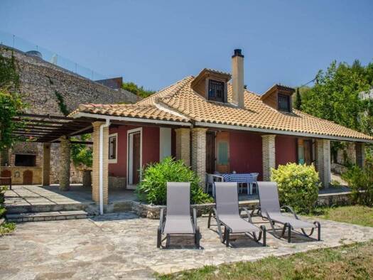Haus zum Kauf 1.300.000 € 84 m² 4.613 m² Grundstück Tragaki 29100